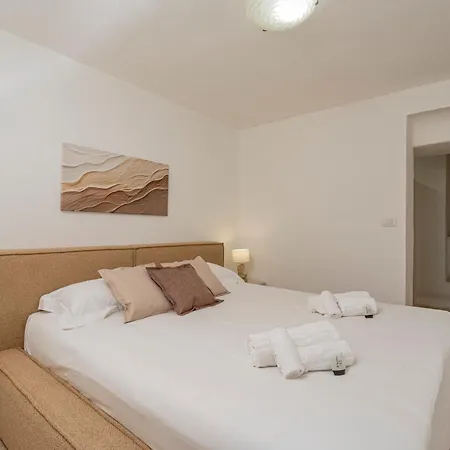 2 Big 5 Min Porto Cervo - Same Building Feriehus Baja Sardinia